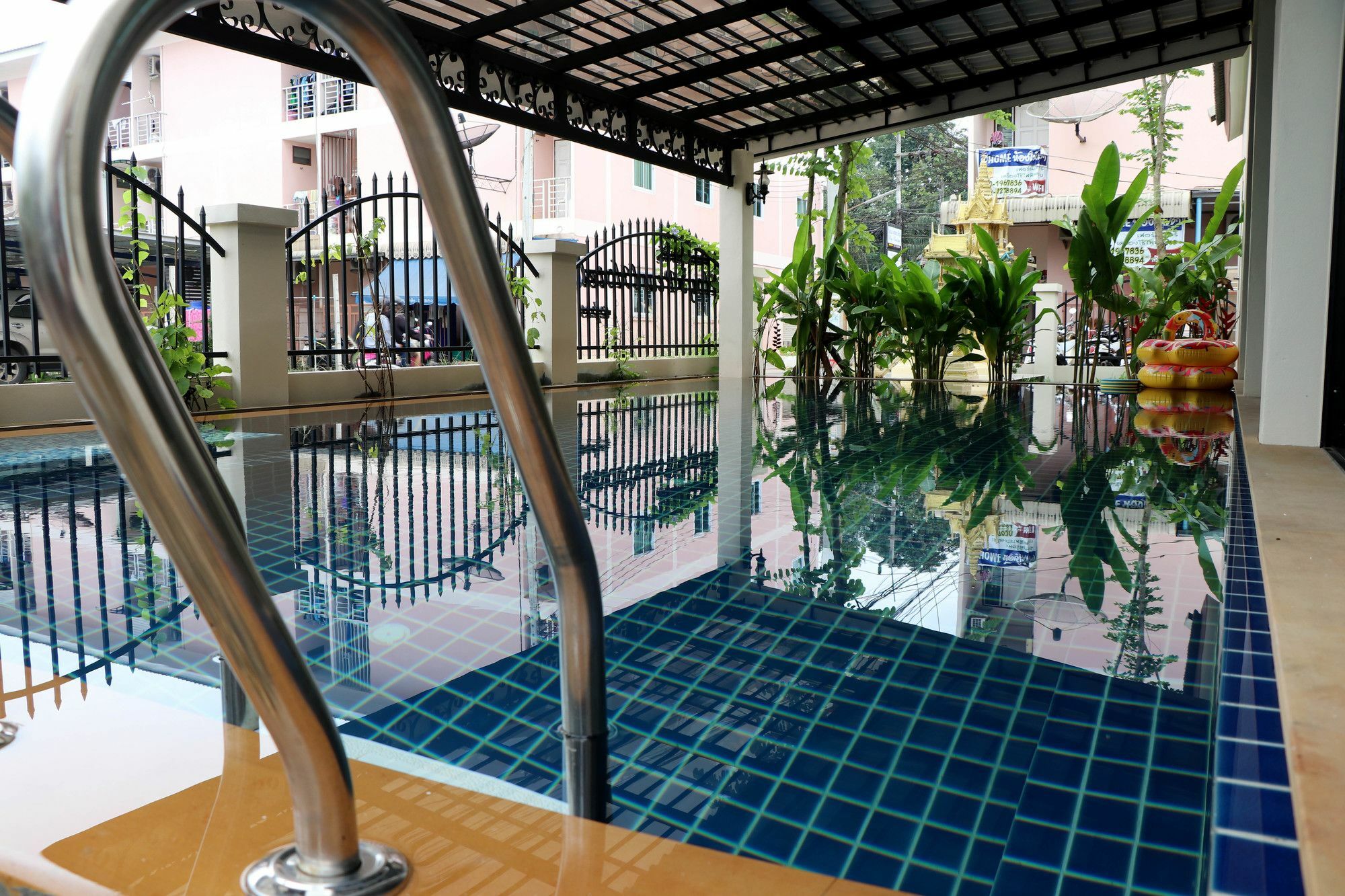 Ploy'S Pearl Hotel Surat Thani Exterior foto